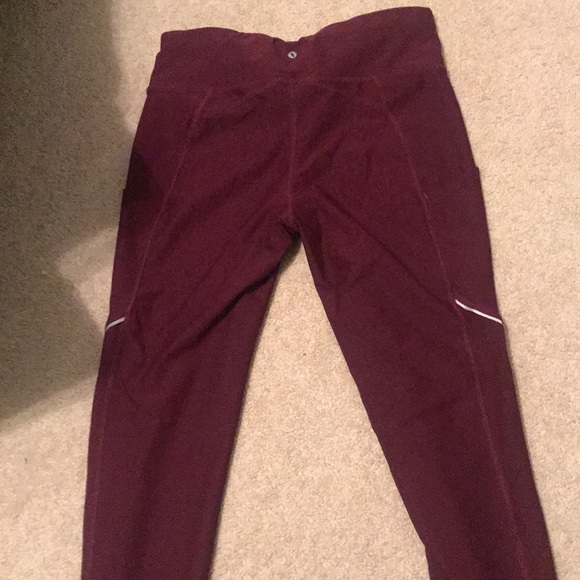 Maroon leggings. Size medium. - Picture 2 of 3